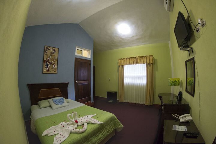 Room 2 of 37