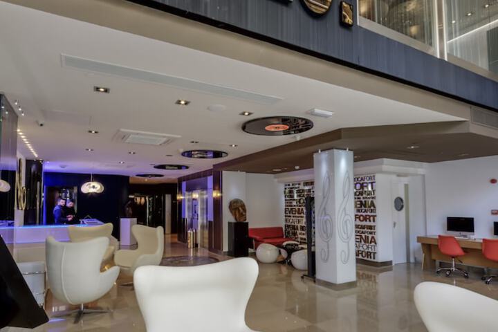 Hotel Lobby