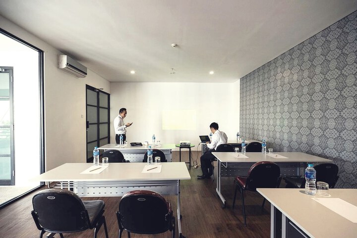 Meeting 28 of 32