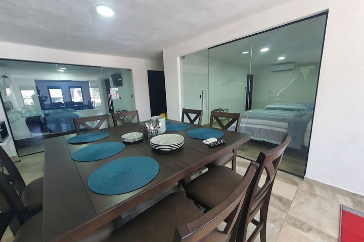 Room 5 of 140