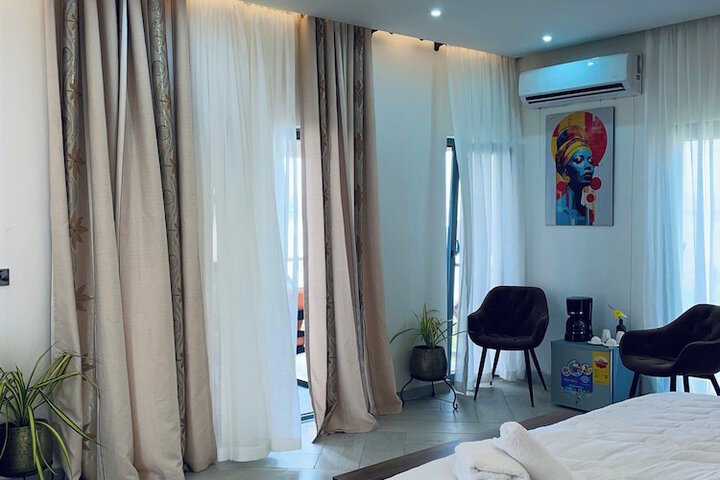 Room 19 of 166