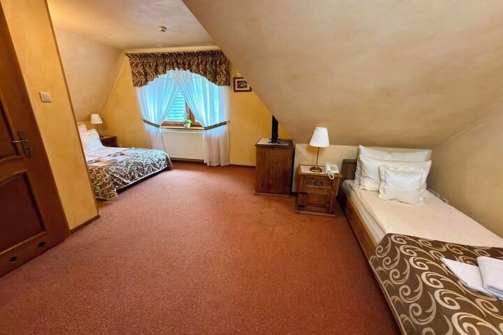 Room 44 of 83