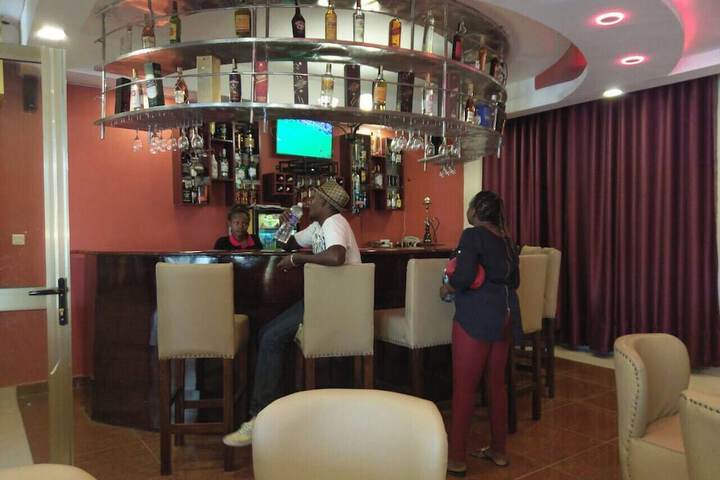 Lounge 29 of 43