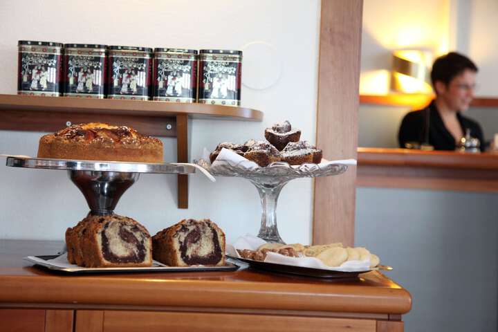 Breakfast/Coffee Service 86 of 97