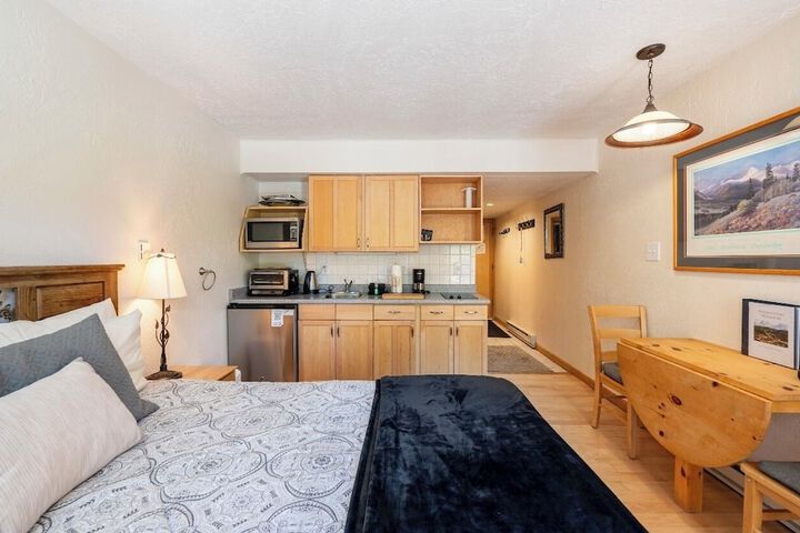 Room 9 of 31