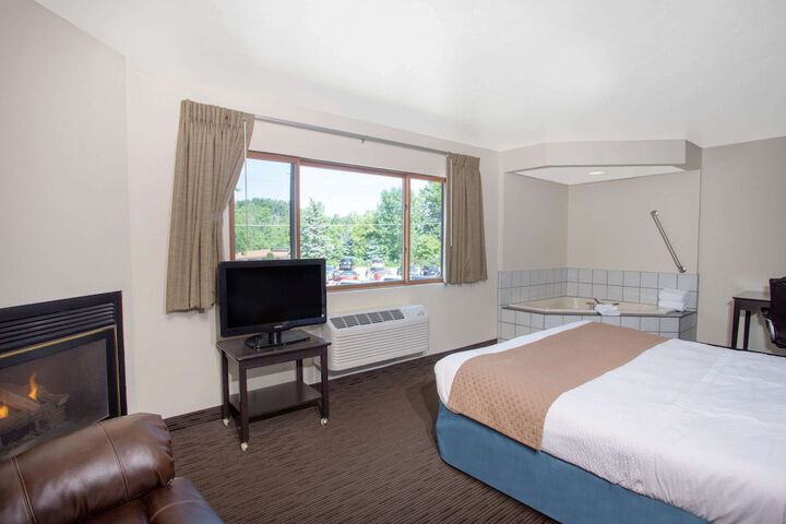 1 King Bed (8 of 17)