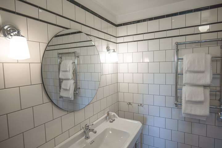 Room 157 of 203