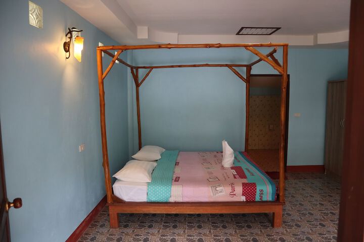 Room 26 of 43
