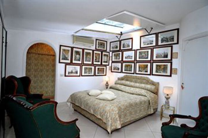 Room 14 of 30