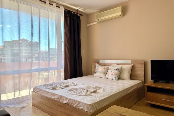 Room 8 of 40