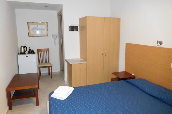 Room 16 of 84