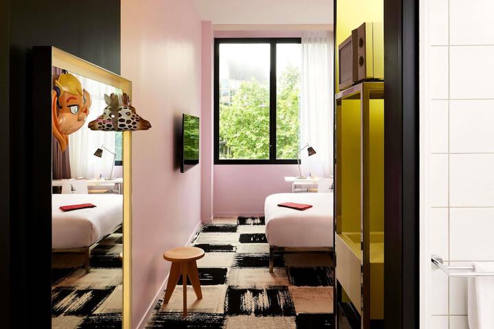 Room 50 of 158