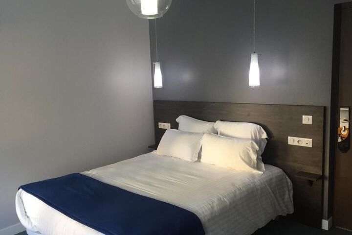 Room 44 of 61