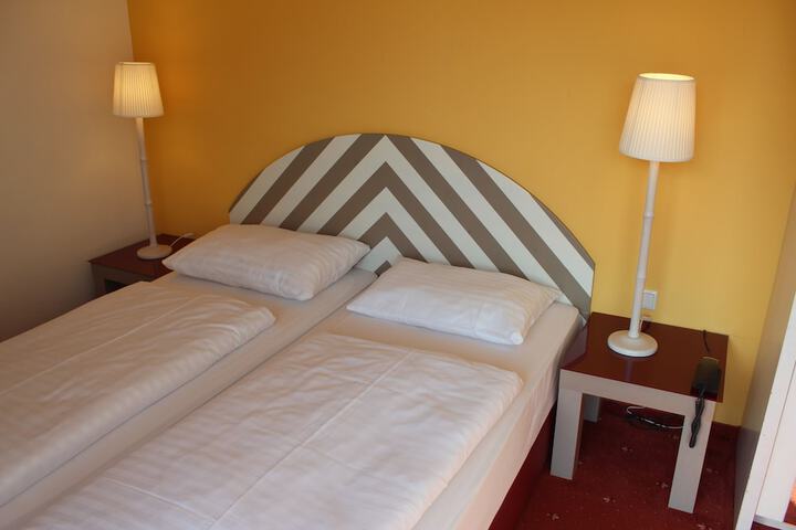 Room 4 of 49