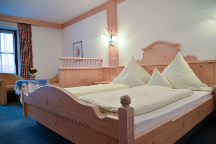 Room 8 of 40