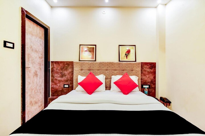 Room 9 of 37