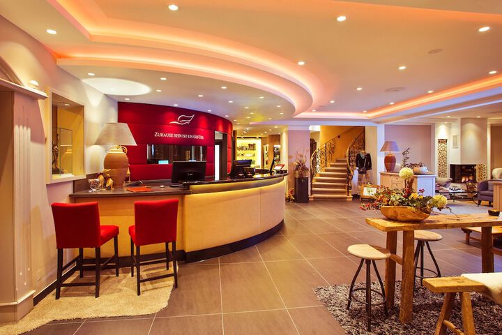 Entrance & Lobby