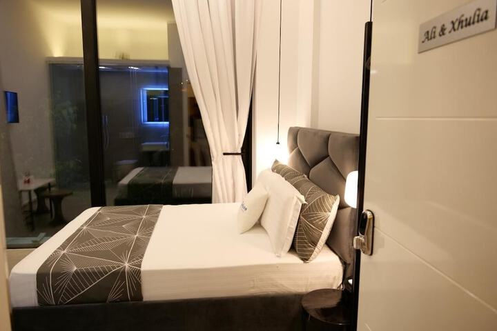 Room 10 of 22