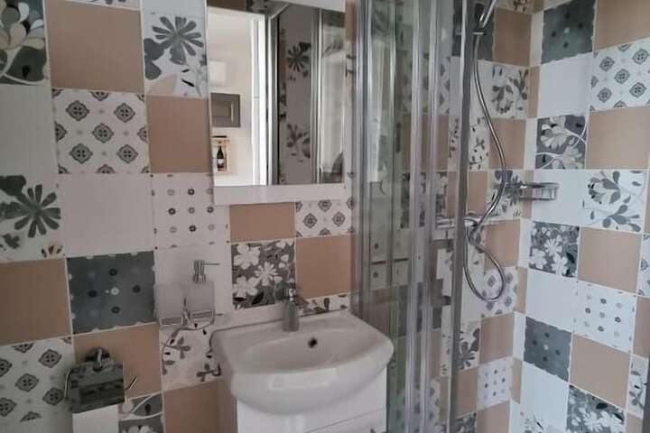 Room 79 of 121