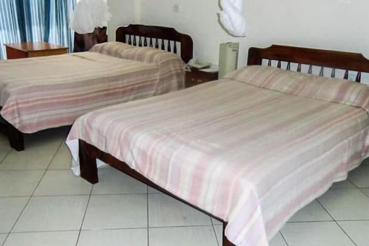 Room 4 of 13