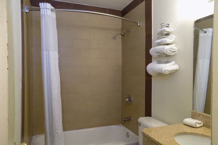 Room 10 of 17