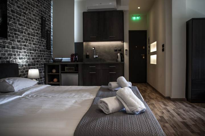 Room 10 of 121