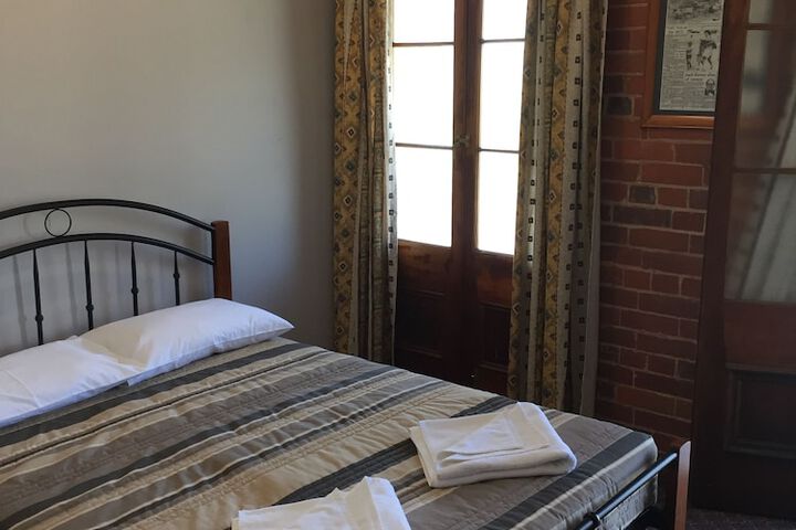 Room 5 of 36