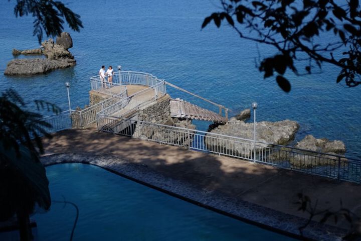 Pools & Facilities
