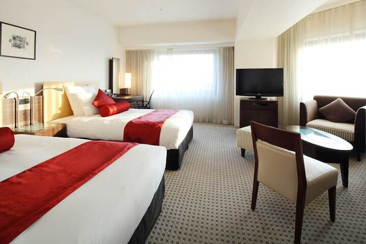 Room 16 of 156