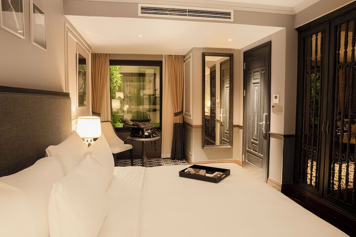 Room 26 of 101
