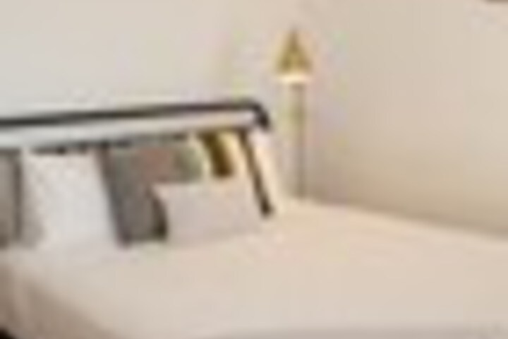 Room 110 of 192