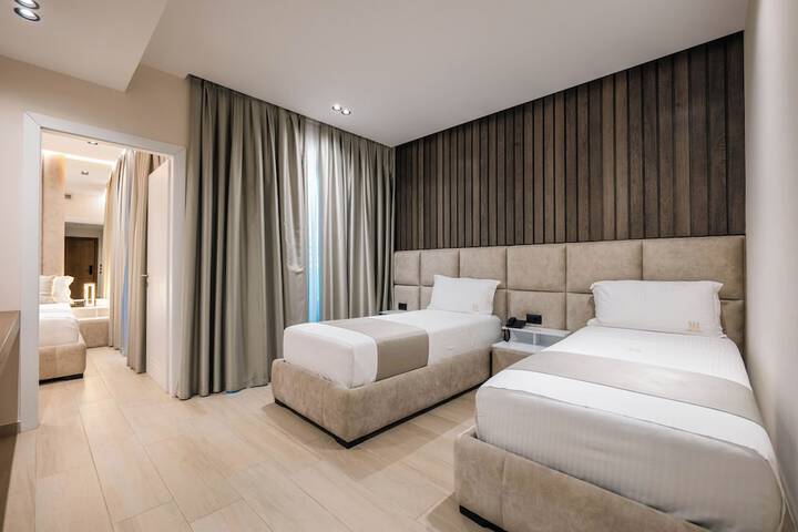 Room 32 of 95