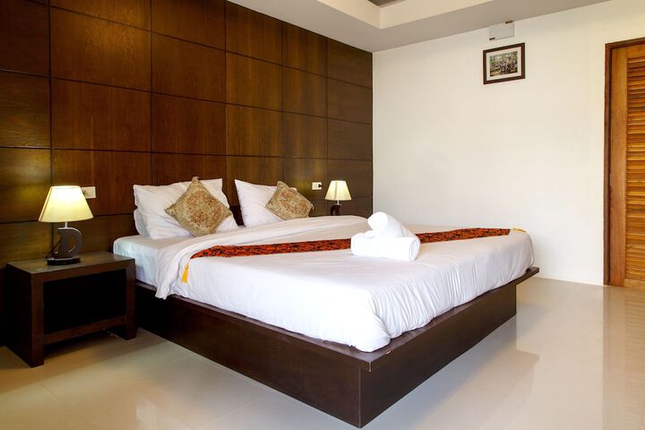 Room 5 of 35