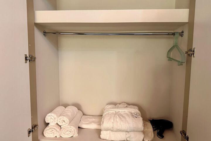 Room 34 of 60