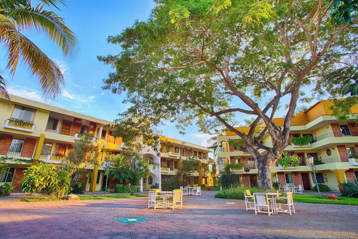 Hotel Exterior 54 of 60
