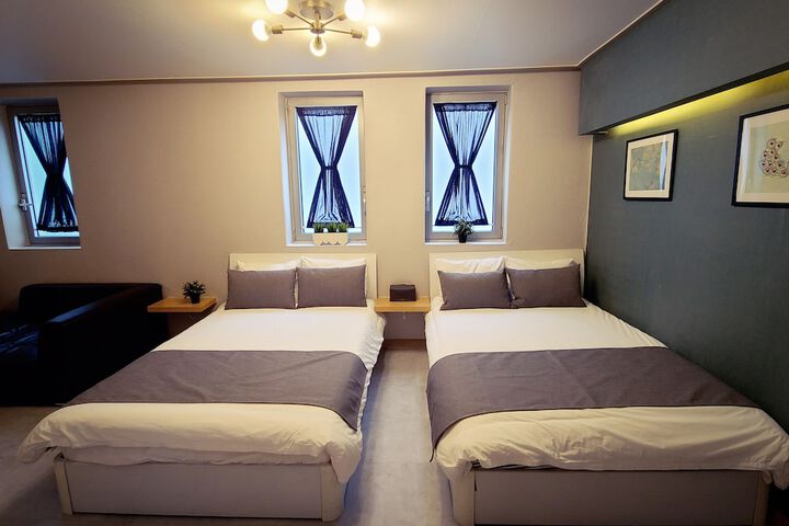 Room 12 of 84