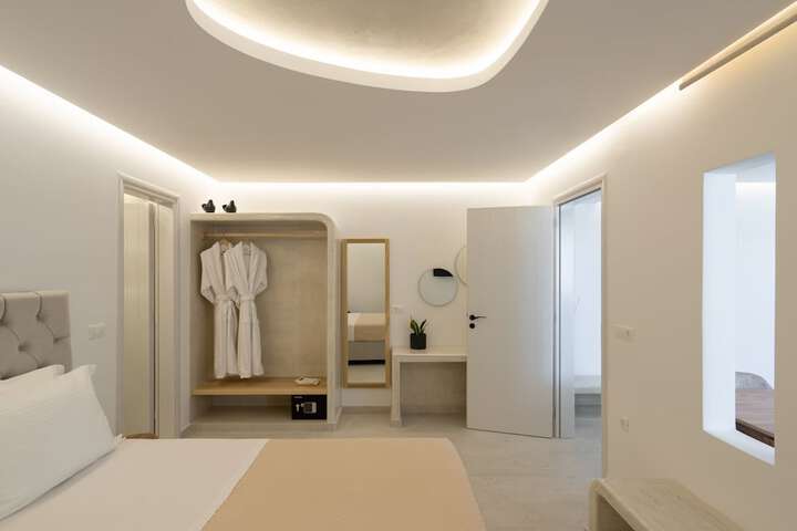 Room 8 of 86