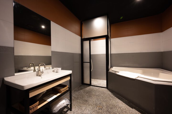 Room 36 of 46