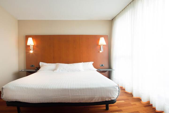 Room 5 of 30