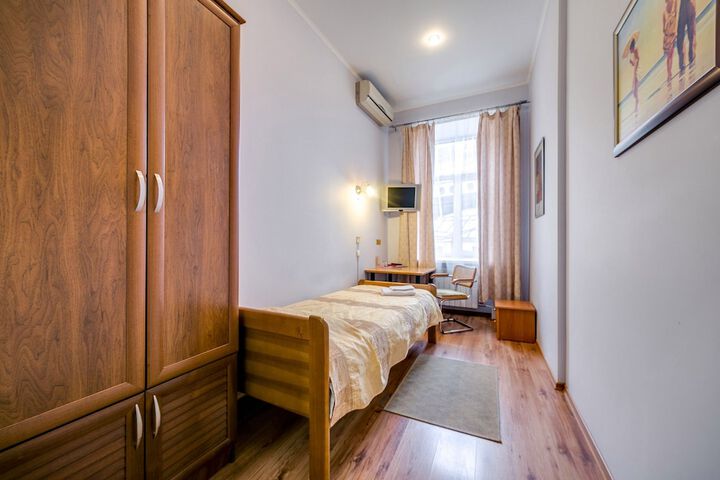 Room 7 of 86