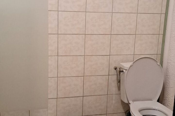 Room 17 of 44