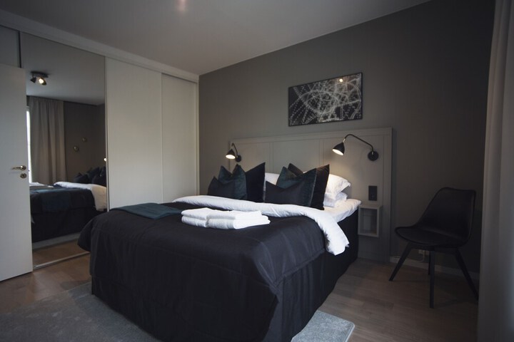Room 4 of 18