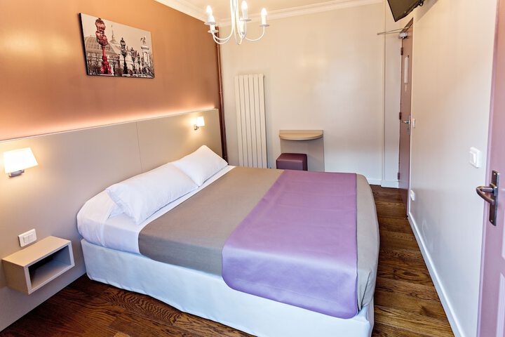 Room 10 of 84