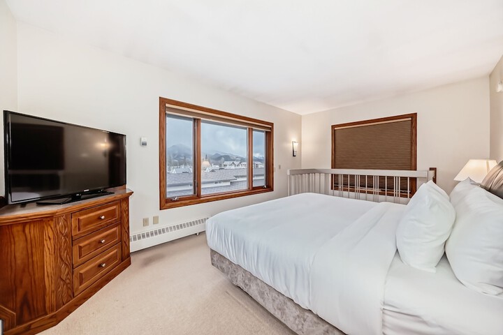 Room 14 of 115