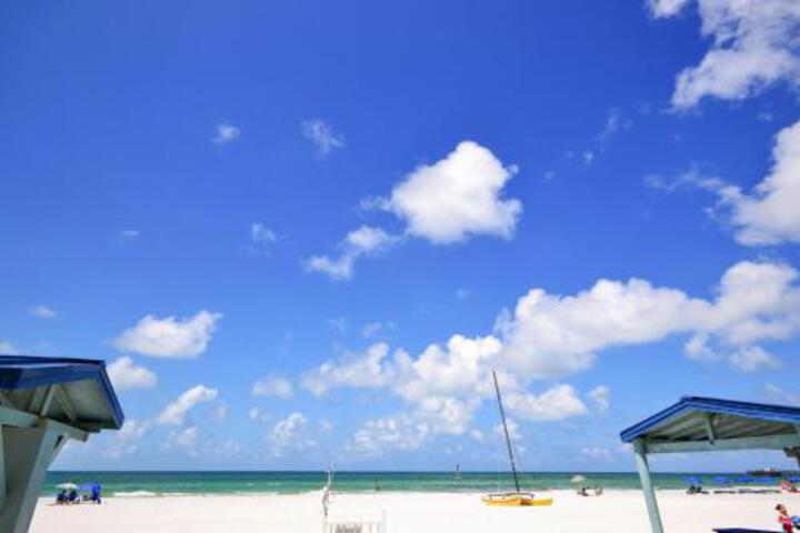 Sea Rocket 20 Studio Second Floor Bbq Area Wifi in St. Pete Beach, FL