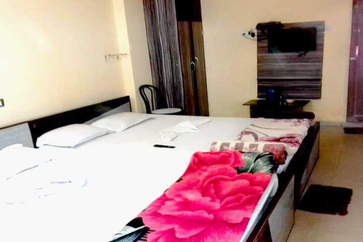 Room 10 of 34