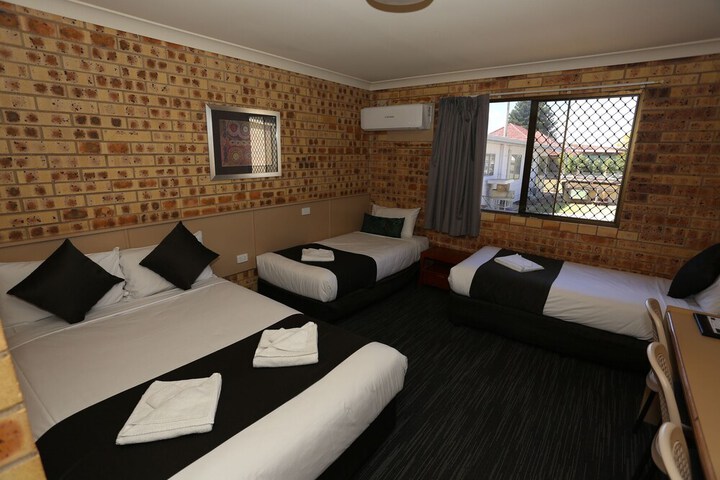 Room 11 of 44