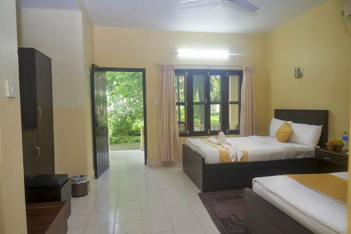 Room 12 of 27