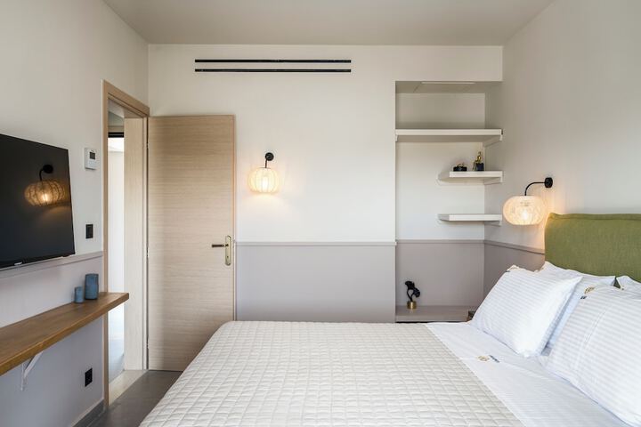 Room 11 of 50