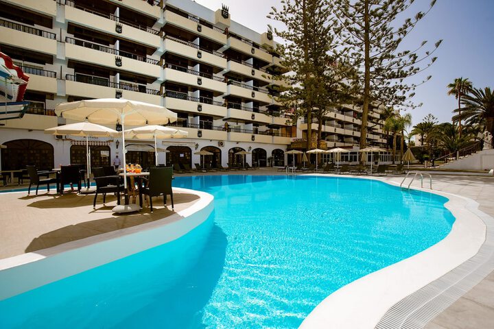 Pool Hotel